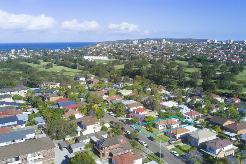 Photo - 11 Burchmore Road, Manly Vale NSW 2093 - Image 7