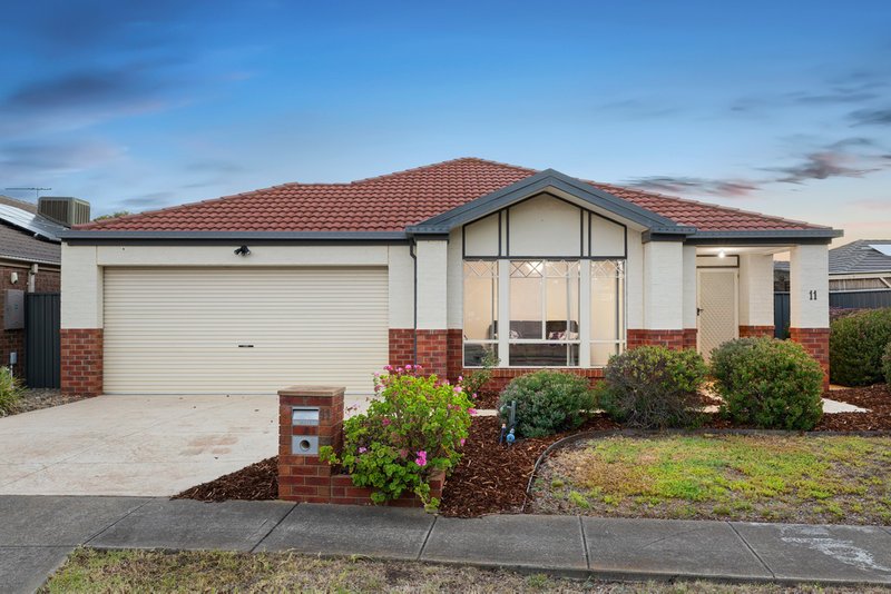 11 Burdekin Street, Manor Lakes VIC 3024