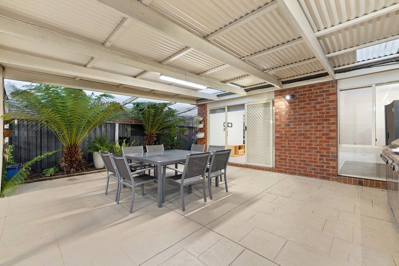 Photo - 11 Burdekin Street, Manor Lakes VIC 3024 - Image 15