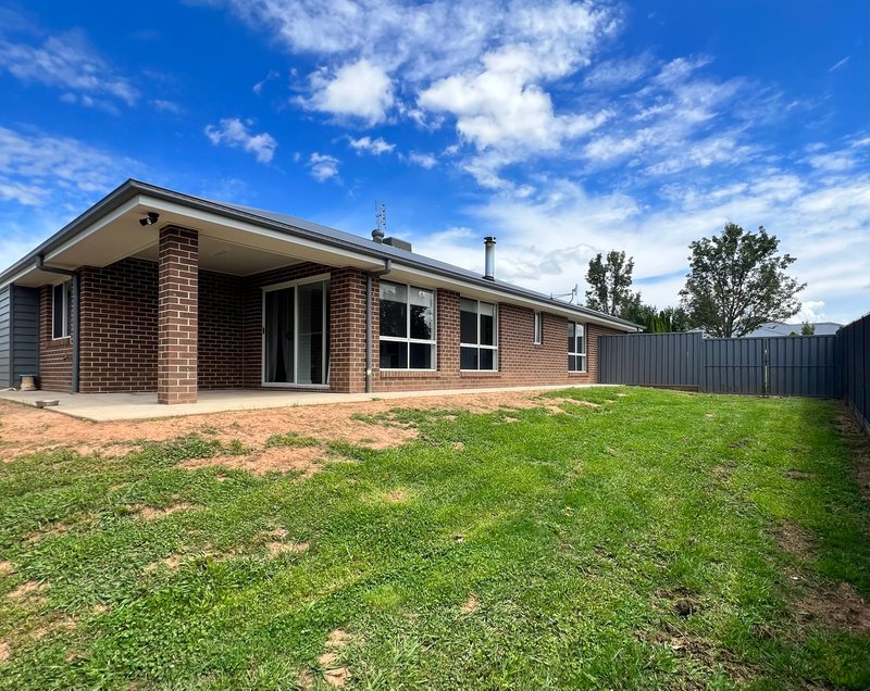 Photo - 11 Burgun Drive, Tumbarumba NSW 2653 - Image 4