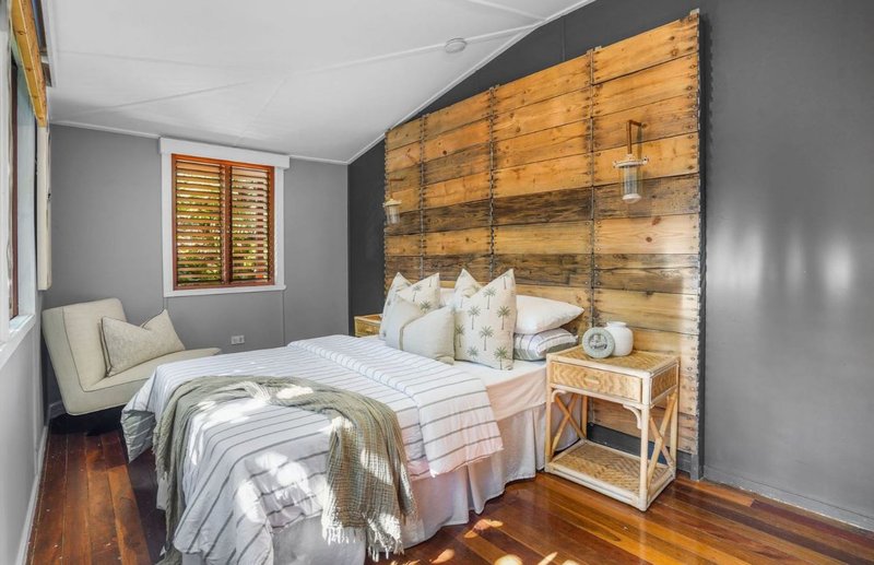 Photo - 11 Burnham Road, Bardon QLD 4065 - Image 11