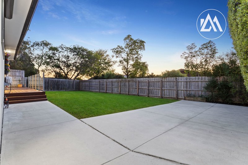 Photo - 11 Bush Court, Langwarrin VIC 3910 - Image 9