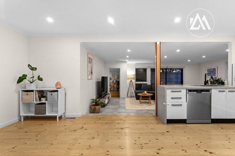 Photo - 11 Bush Court, Langwarrin VIC 3910 - Image 16