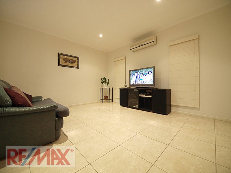 Photo - 11 Butterwood Court, Arana Hills QLD 4054 - Image 10