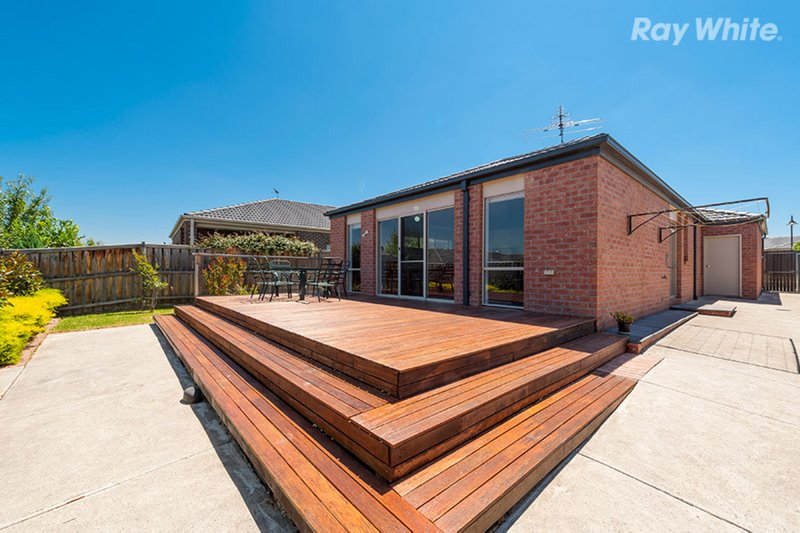 Photo - 11 Cabarita Crescent, South Morang VIC 3752 - Image 8