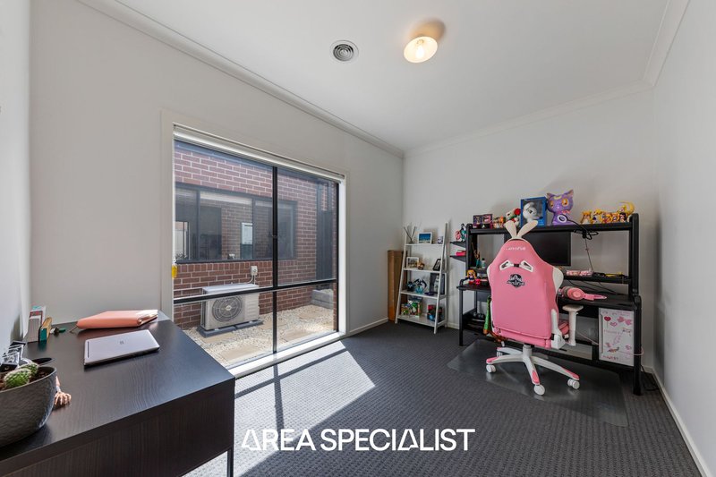 Photo - 11 Cabernet Way, Pakenham VIC 3810 - Image 6