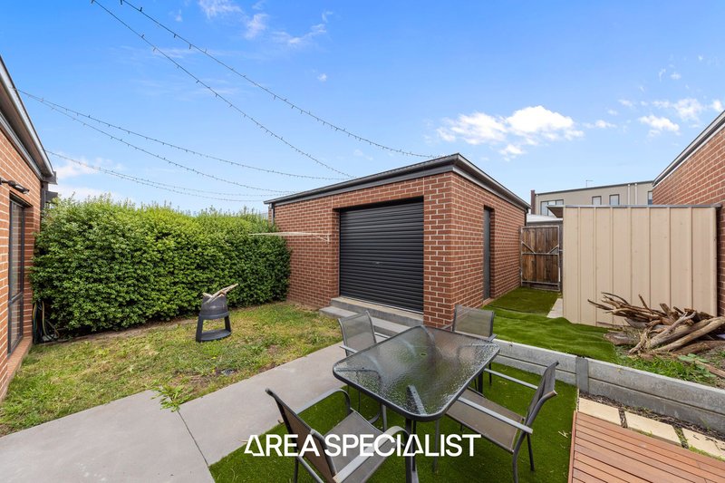 Photo - 11 Cabernet Way, Pakenham VIC 3810 - Image 12