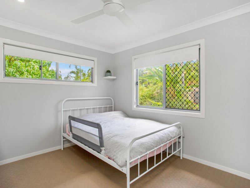 Photo - 11 Cairngorm Street, Carrara QLD 4211 - Image 11