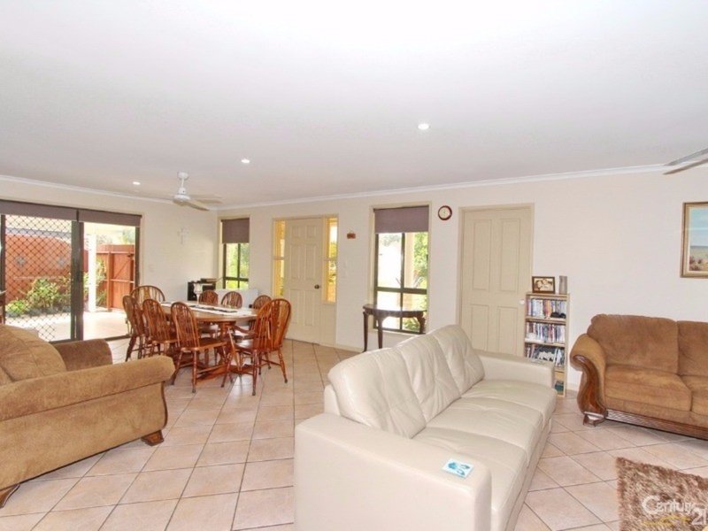 Photo - 11 Calluna Place, Mountain Creek QLD 4557 - Image 2