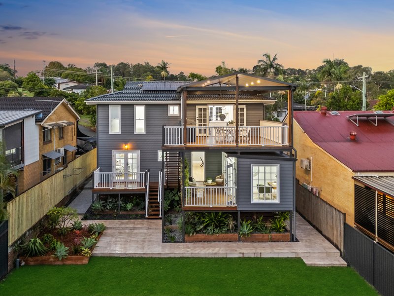 Photo - 11 Camelia Avenue, Everton Hills QLD 4053 - Image 1