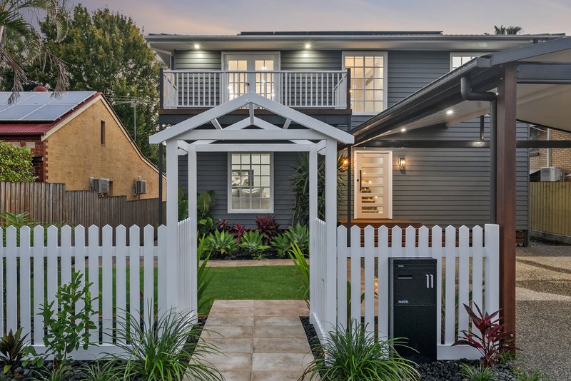 Photo - 11 Camelia Avenue, Everton Hills QLD 4053 - Image 2