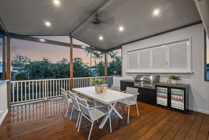 Photo - 11 Camelia Avenue, Everton Hills QLD 4053 - Image 4