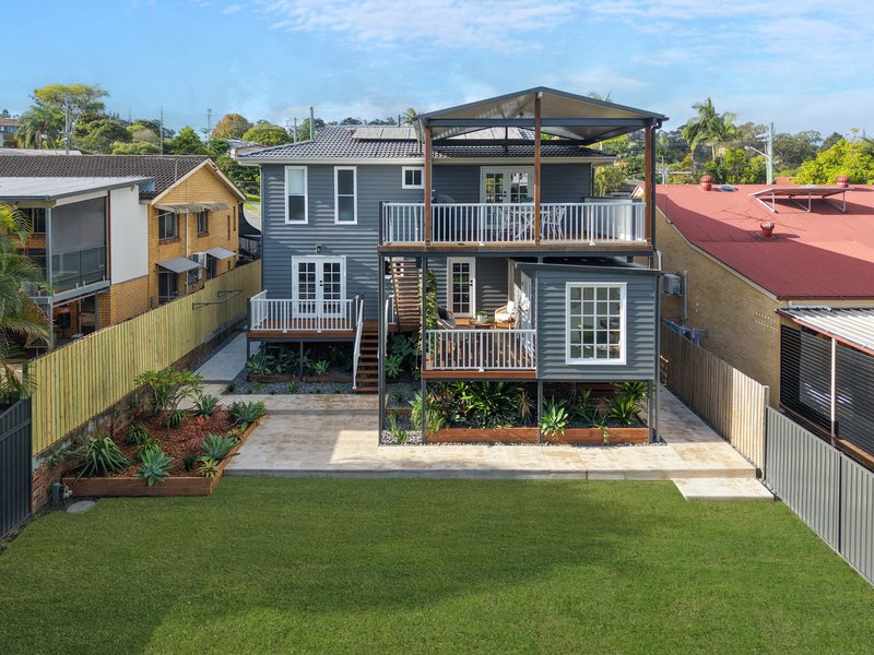 Photo - 11 Camelia Avenue, Everton Hills QLD 4053 - Image 6