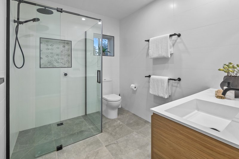 Photo - 11 Camelia Avenue, Everton Hills QLD 4053 - Image 28