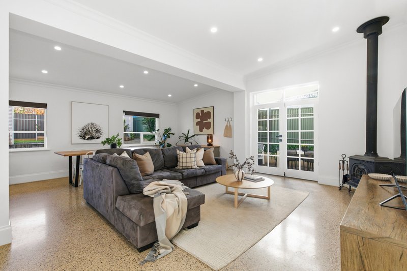 Photo - 11 Cameron Road, Mount Barker SA 5251 - Image 3