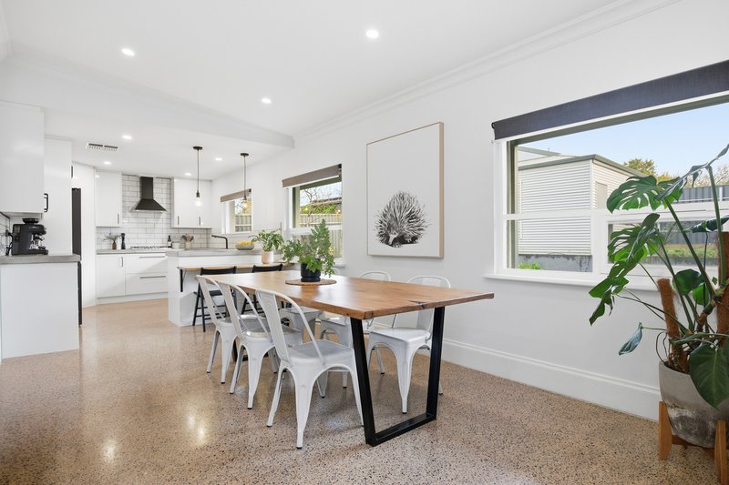 Photo - 11 Cameron Road, Mount Barker SA 5251 - Image 5