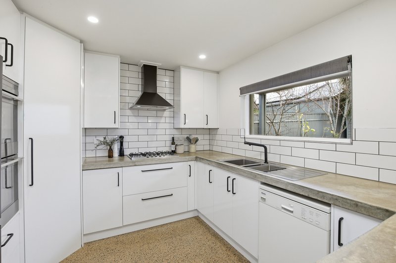 Photo - 11 Cameron Road, Mount Barker SA 5251 - Image 6