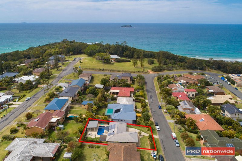 Photo - 11 Canomie Street, Sapphire Beach NSW 2450 - Image 25