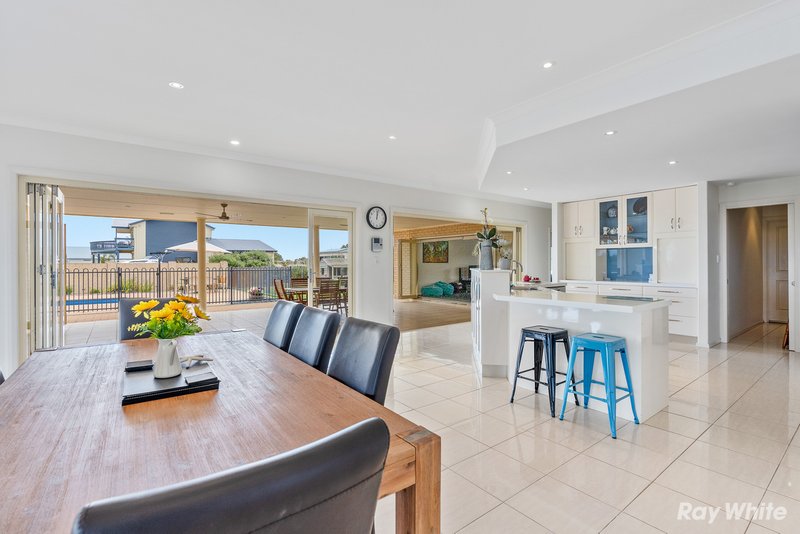 Photo - 11 Captain Sturt Road, Hindmarsh Island SA 5214 - Image 17