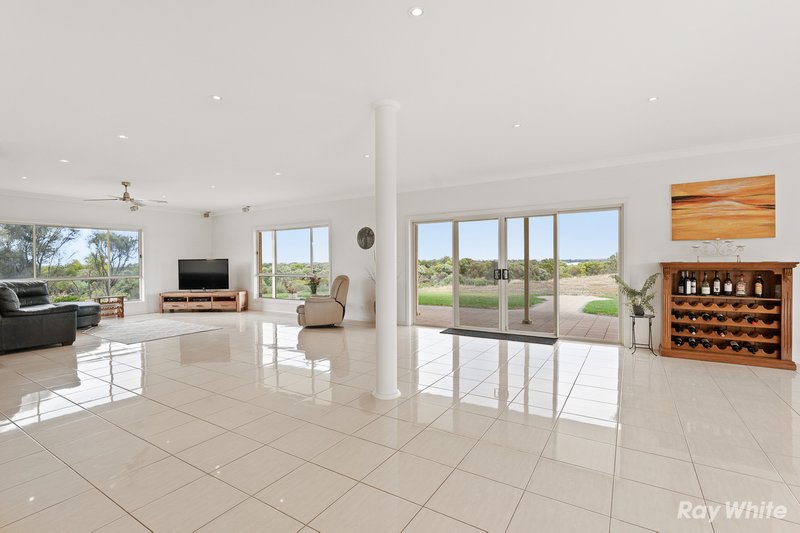 Photo - 11 Captain Sturt Road, Hindmarsh Island SA 5214 - Image 19