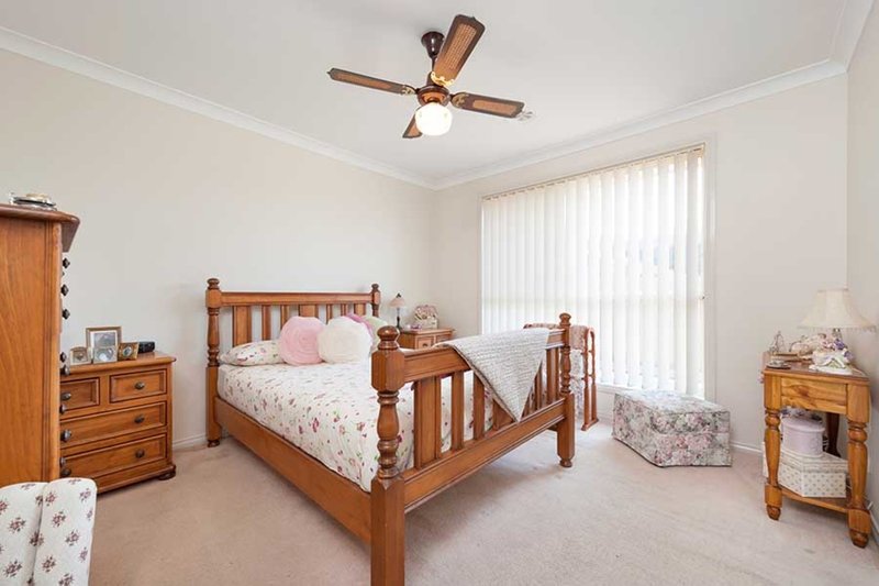 Photo - 11 Cardiff Court, Craigieburn VIC 3064 - Image 3