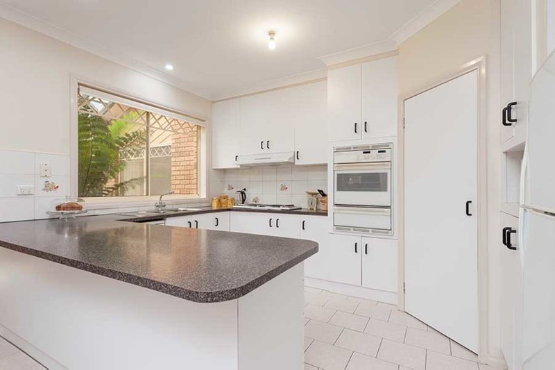 Photo - 11 Cardiff Court, Craigieburn VIC 3064 - Image 6