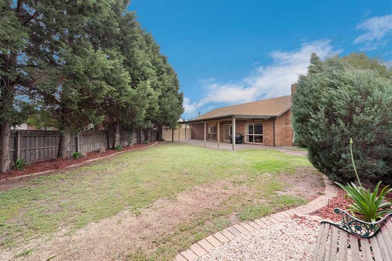 Photo - 11 Cardiff Court, Craigieburn VIC 3064 - Image 10