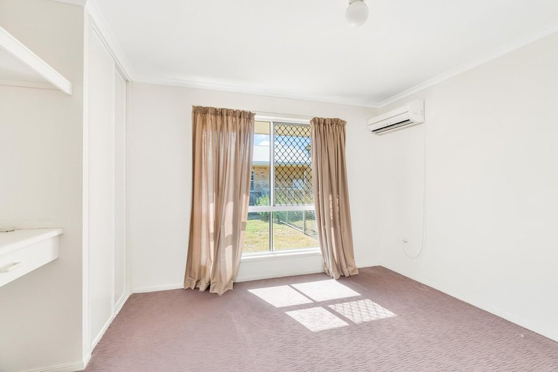 Photo - 11 Cardinal Street, Emerald QLD 4720 - Image 11