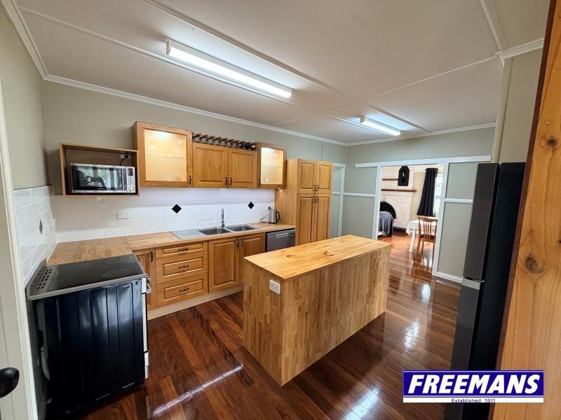 Photo - 11 Carinya Street, Kingaroy QLD 4610 - Image 10