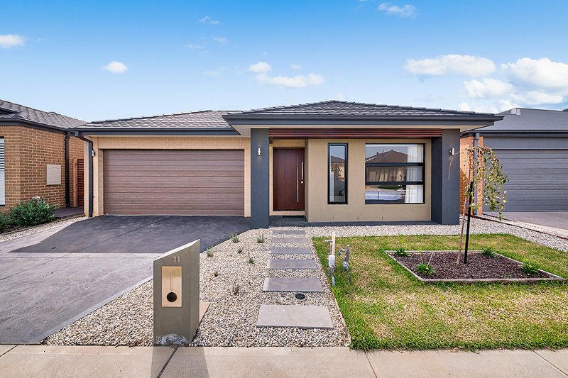 11 Carisbrooke Way, Clyde North VIC 3978