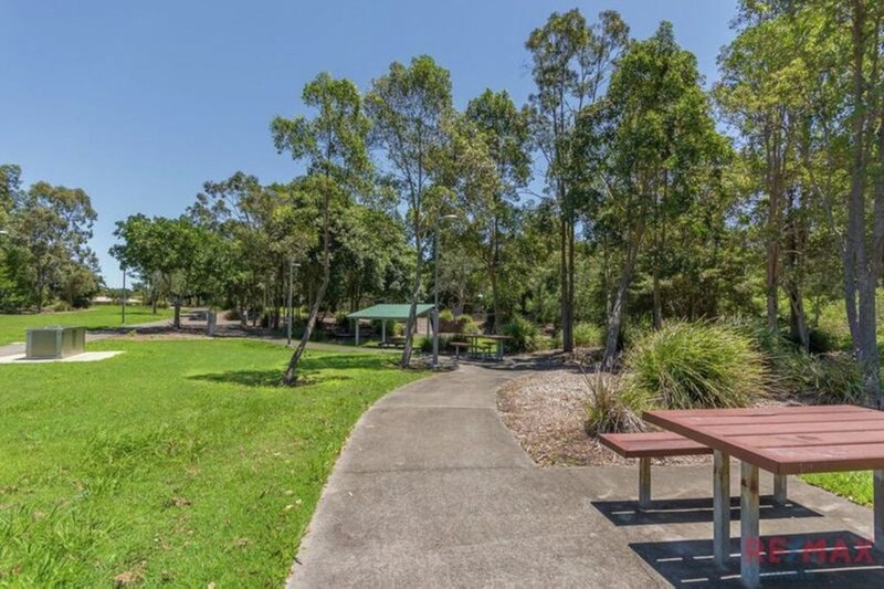 Photo - 11 Carolyn Court, Caboolture South QLD 4510 - Image 11