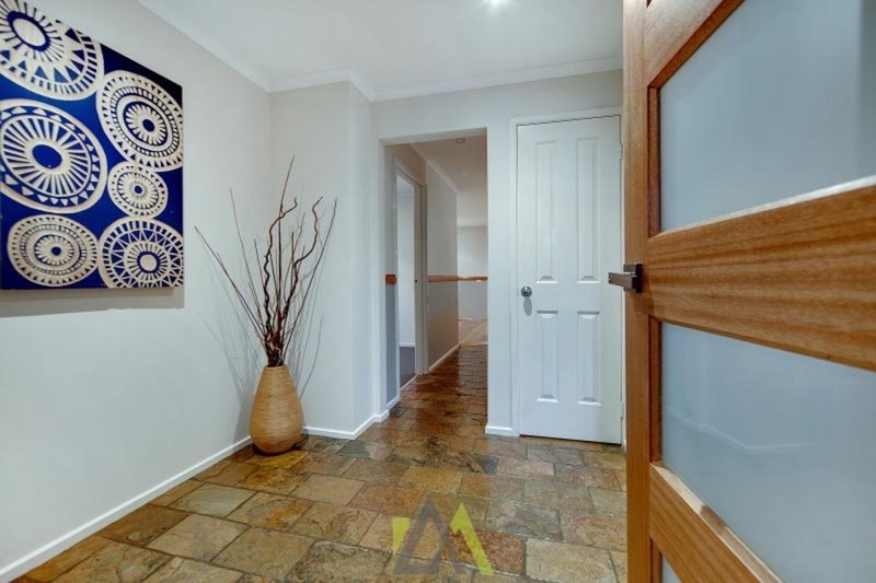 Photo - 11 Carrington Crescent, Carrum Downs VIC 3201 - Image 2