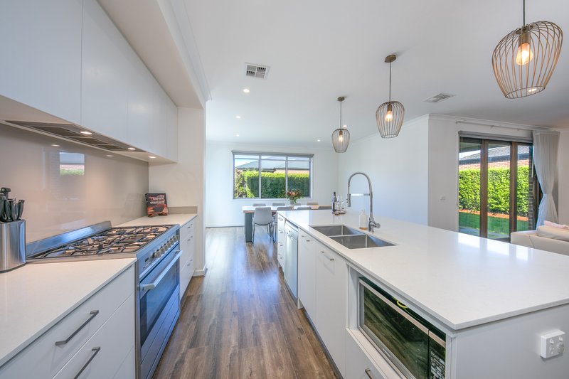 Photo - 11 Carroll Street, Diggers Rest VIC 3427 - Image 4