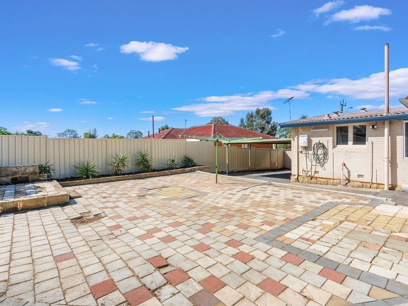 Photo - 11 Casserley Avenue, Girrawheen WA 6064 - Image 28