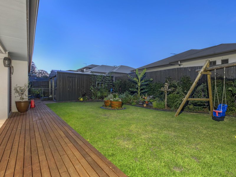 Photo - 11 Cassia Street, Bridgeman Downs QLD 4035 - Image 18