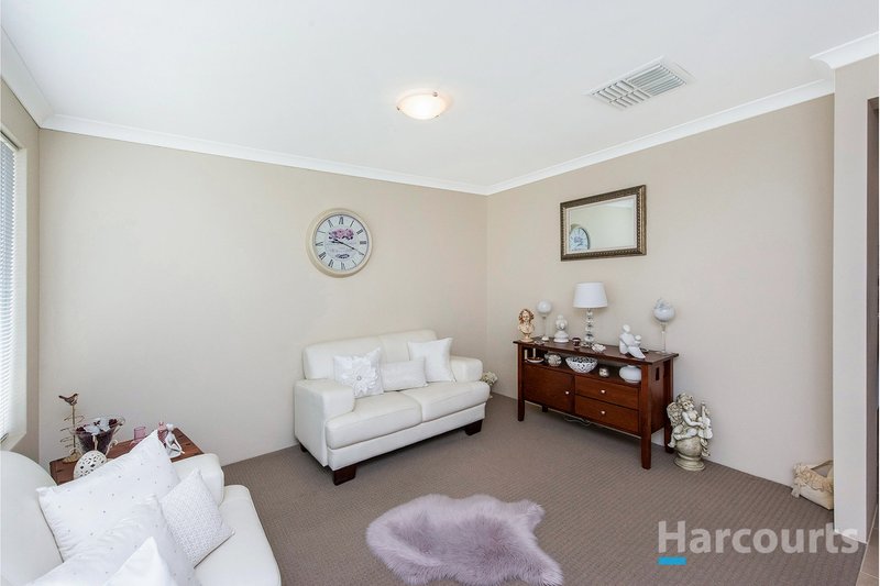 Photo - 11 Castanet Drive, Madeley WA 6065 - Image 5