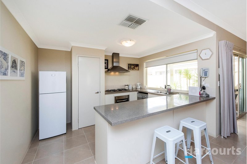 Photo - 11 Castanet Drive, Madeley WA 6065 - Image 8