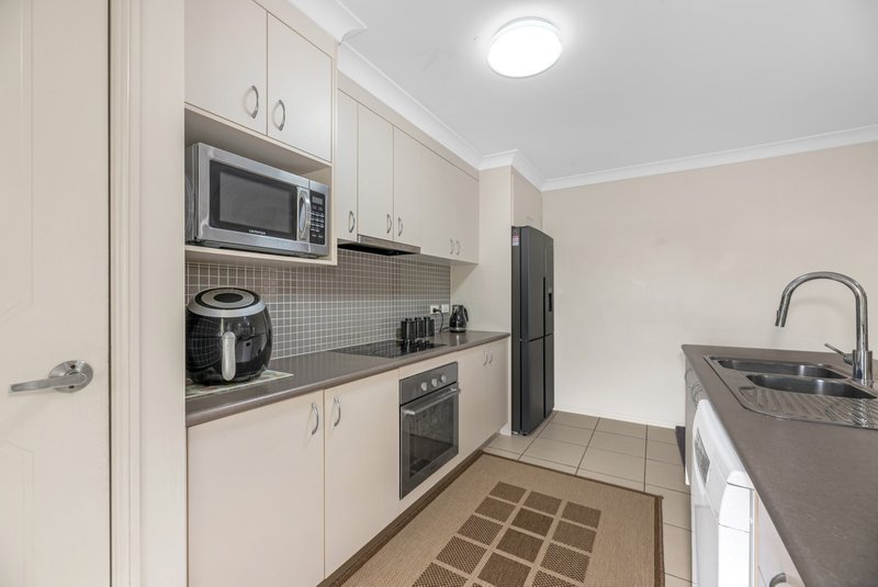 Photo - 11 Castlereagh Street, Murrumba Downs QLD 4503 - Image 5