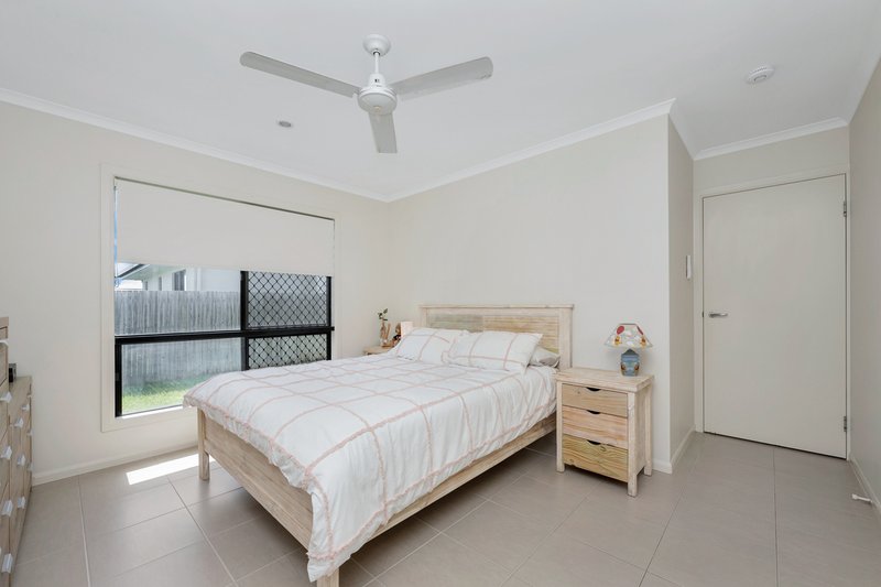 Photo - 11 Catho Avenue, Mount Low QLD 4818 - Image 5