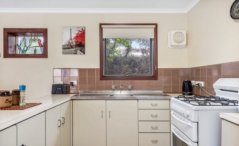 Photo - 11 Cecilia Road, Christie Downs SA 5164 - Image 4