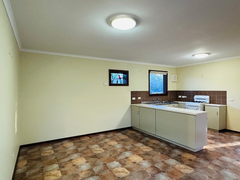 Photo - 11 Cecilia Road, Christie Downs SA 5164 - Image 5