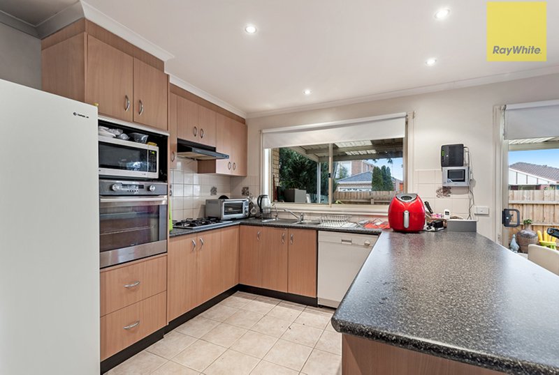 Photo - 11 Centaurus Avenue, Roxburgh Park VIC 3064 - Image 2