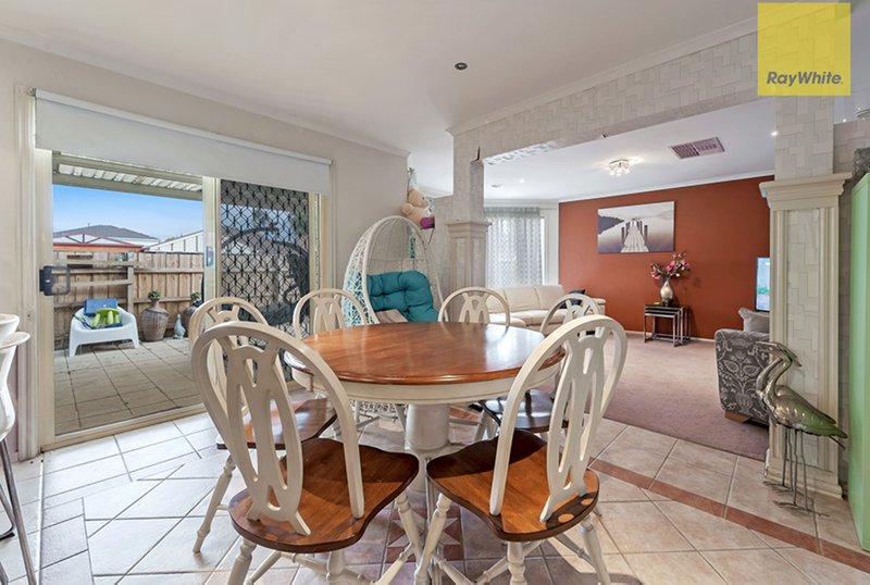 Photo - 11 Centaurus Avenue, Roxburgh Park VIC 3064 - Image 3