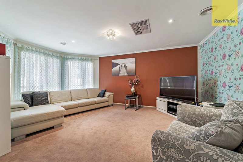 Photo - 11 Centaurus Avenue, Roxburgh Park VIC 3064 - Image 4