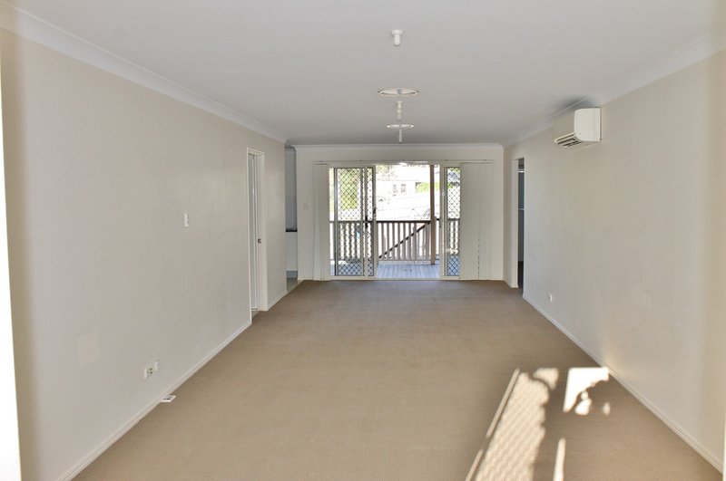 Photo - 11 Chalmers Place, North Ipswich QLD 4305 - Image 7