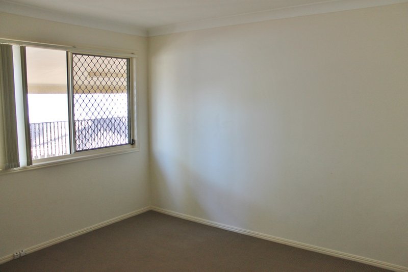 Photo - 11 Chalmers Place, North Ipswich QLD 4305 - Image 10