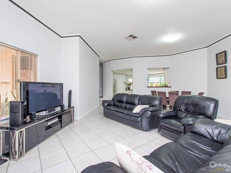 Photo - 11 Chartwell Place, Leeming WA 6149 - Image 16