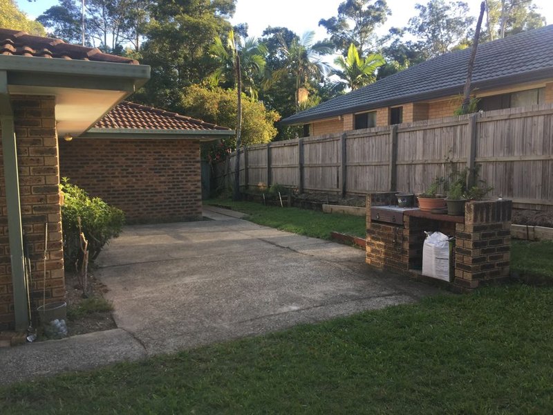 Photo - 11 Chatburn Street, Chapel Hill QLD 4069 - Image 15