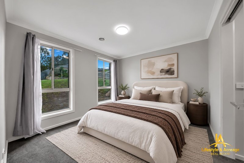 Photo - 11 Chaucer Way, Drouin VIC 3818 - Image 9