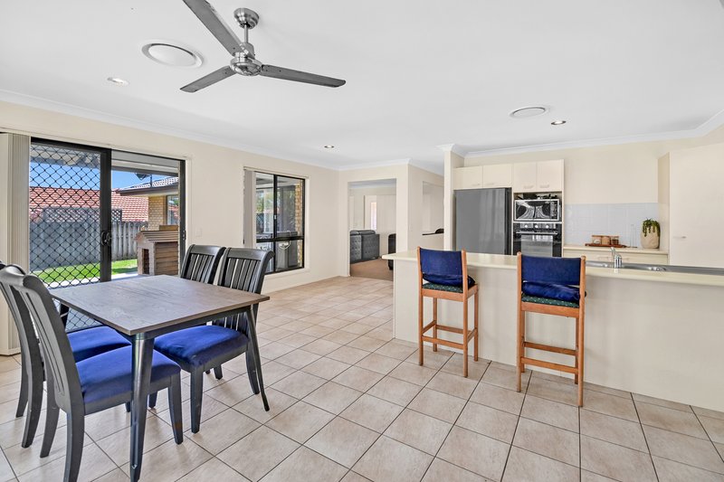 Photo - 11 Chelmsford Place, Parkwood QLD 4214 - Image 2